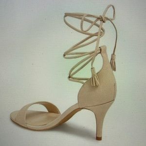 Vince Camuto “Kathin” Lace up Sandals -Like New